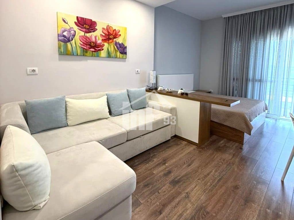 NË SARANDË, AFËR KANALIT TË CUKËS