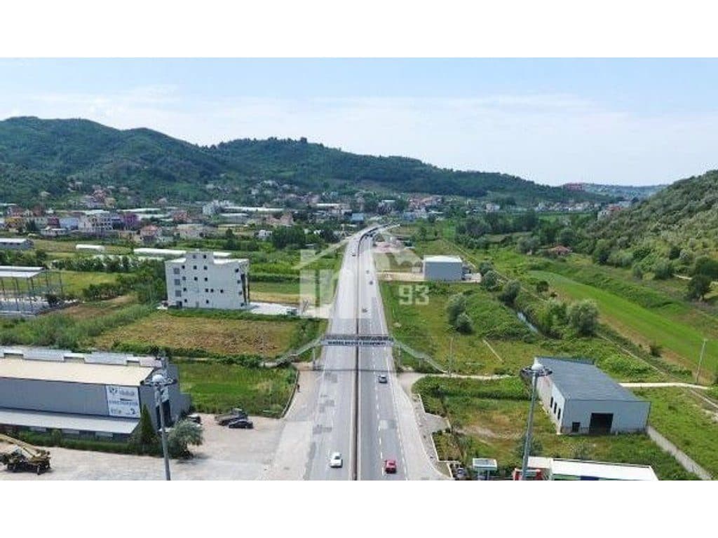 AUTOSTRADA DURRËS–TIRANË, PRANË VORËS