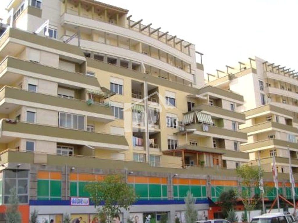 TE LIQENI ARTIFICIAL I TIRANES