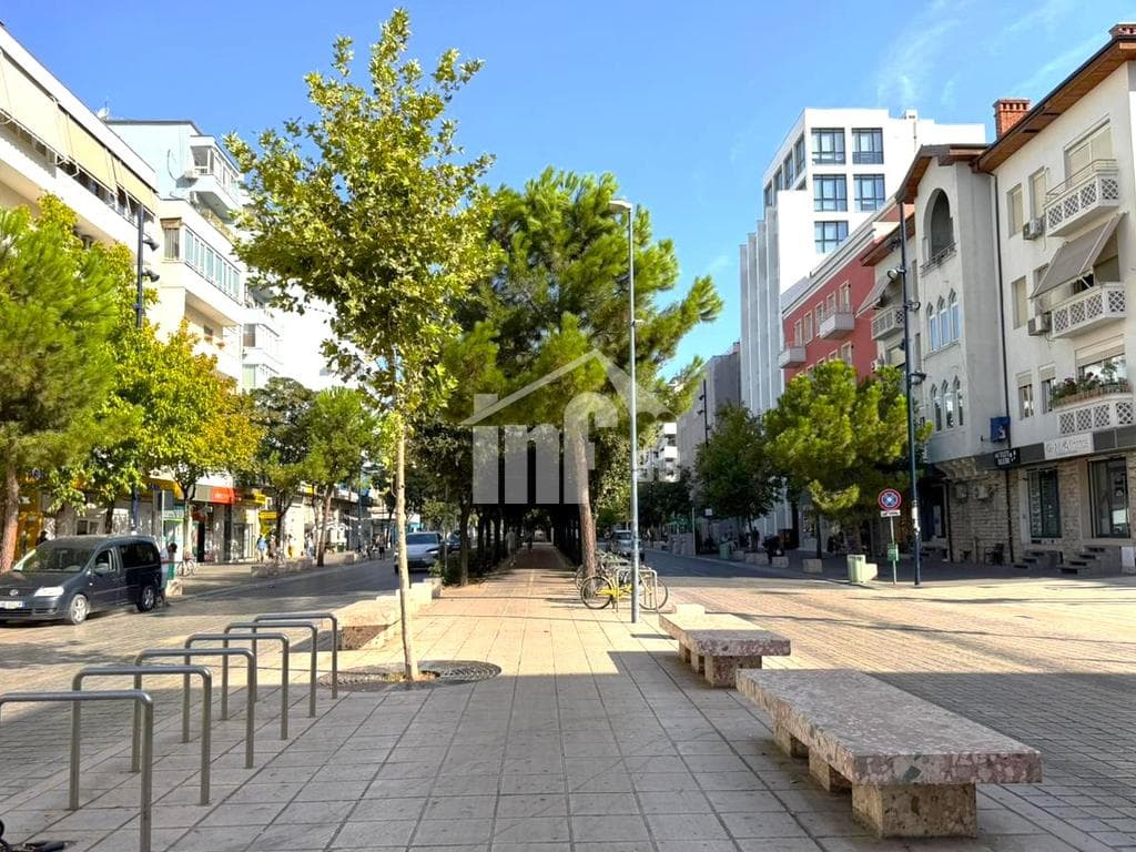 BULEVARDI “ZOGU I PARË”, TIRANË 1