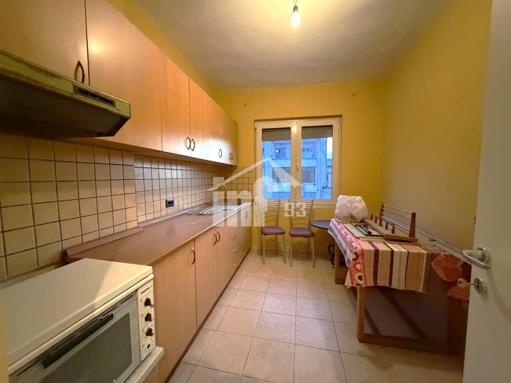 TEK RRUGA E “KAVAJËS” 4