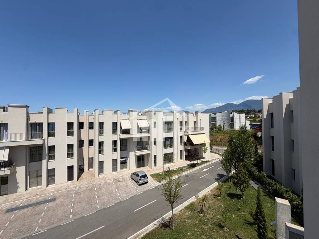 “GREEN VALLEY” REZIDENCE, PËRBALLË LIQENIT ARTIFICIAL