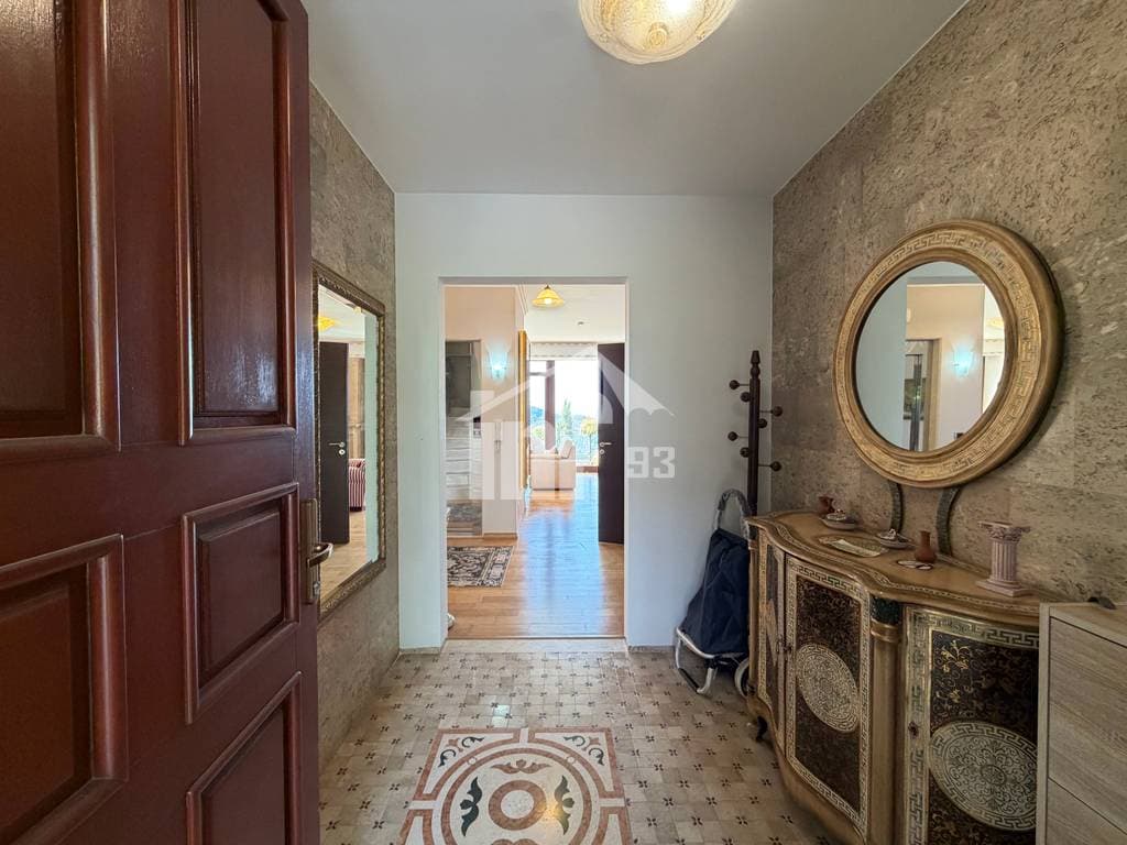 Home for sale in Tiranë 3