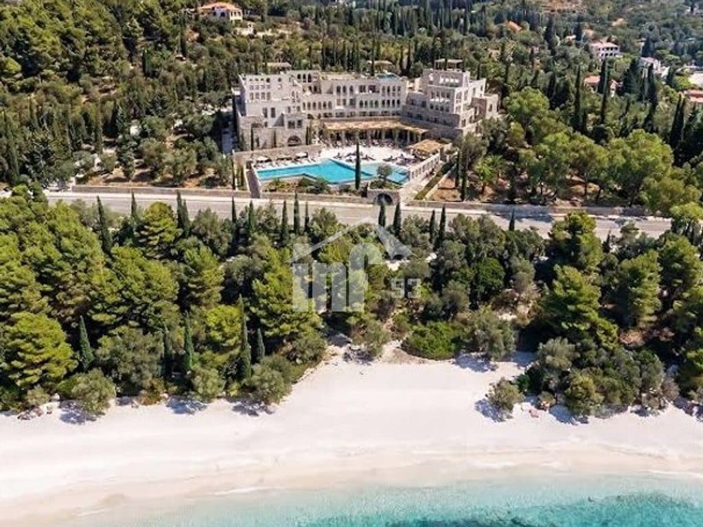 “DYEUS HOTEL & SUITES” NE PLAZHIN E DHERMIUT 2