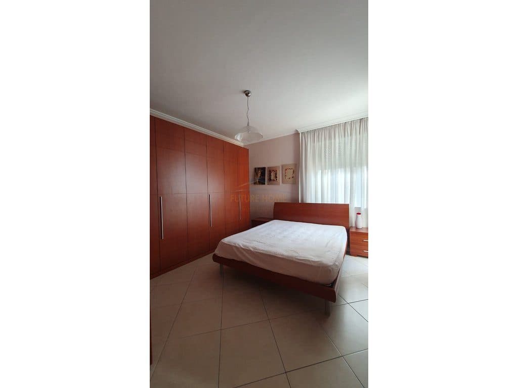 Qera,Apartament 2+1+2, Komuna e Parisit, Tirane 4