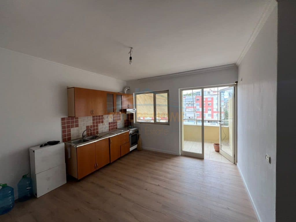 Shitet, Apartament 2+1+2,Selite, Tirane. 2