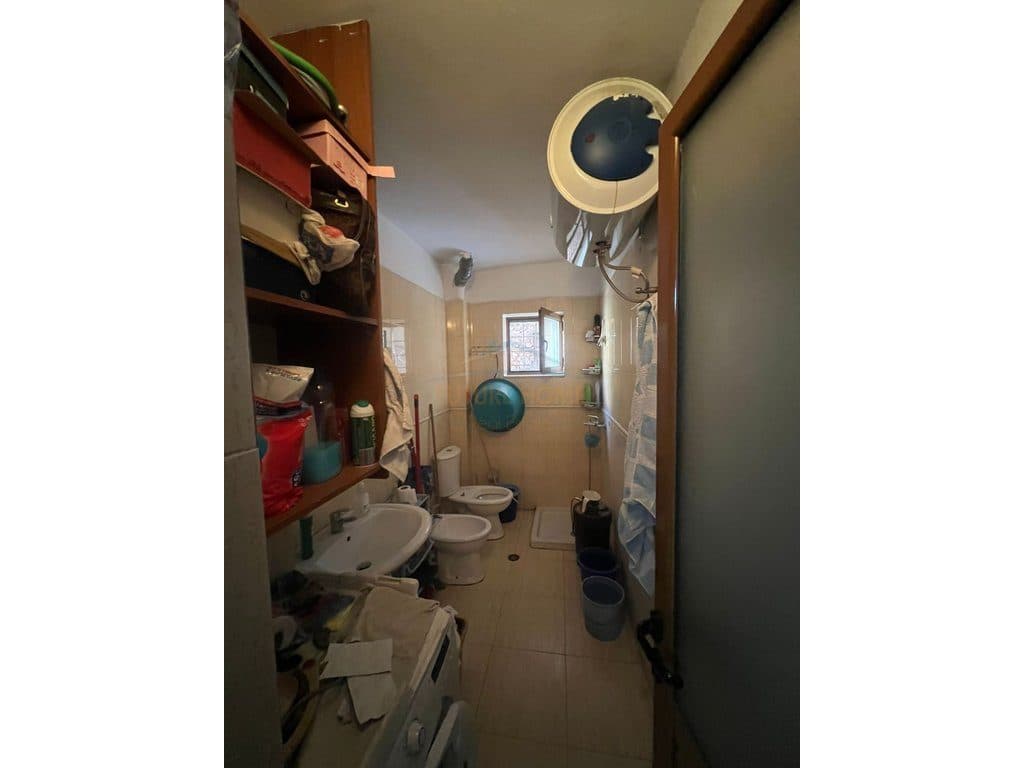 Shitet, Apartament 3+1, Rruga Karl Gega, Tirane 4