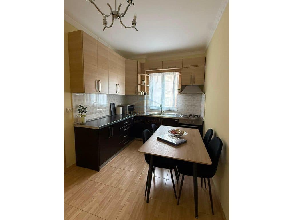 Qera, Apartament 2+1, Fresk, Tirane 3