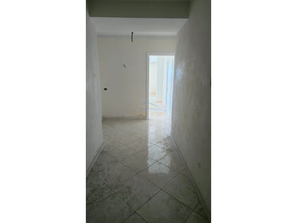 Shitet,Apartament 2+1, Bulevardi Blu, Kamez