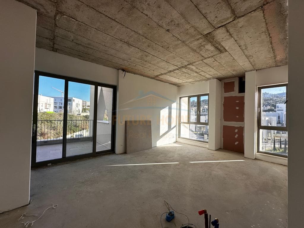 Shitet, Apartament 2+1+2, Kompleksi Green Valley, Liqeni i Thate, Tirane