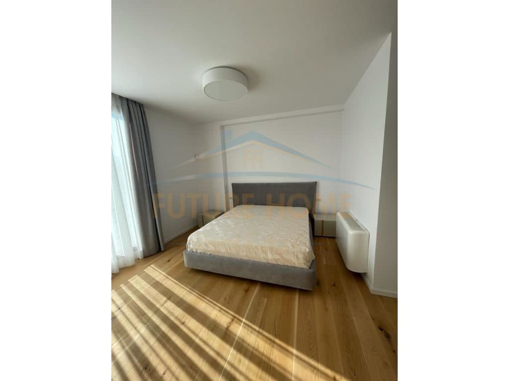 Disponojmë Vilë 3-katëshe për Shitje 3