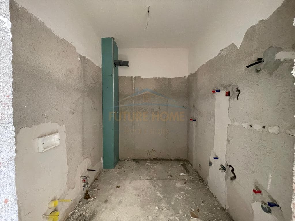 Shitet, Apartament 2+1+2, Bulevardi i Ri, Tirane 3