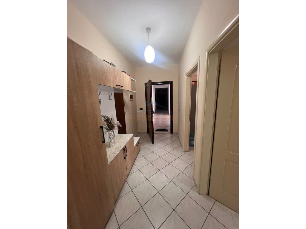 Shitet, Apartament 1+1, Pranë Vilës L, Unaza e Re 3