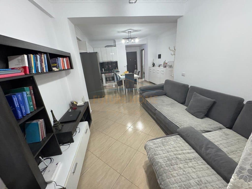 Shitet, Apartament 3+1+2, Unaza e Re,Tirane 4