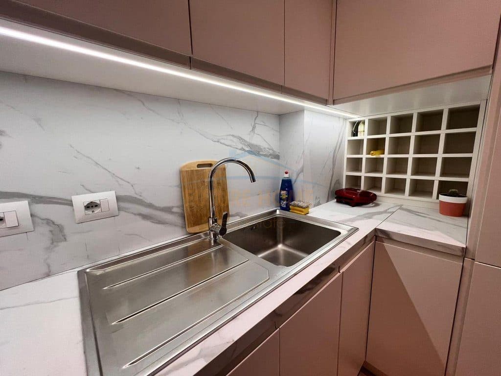 Shitet,Apartament 1+1,Unaza e Re,Tirane. 4
