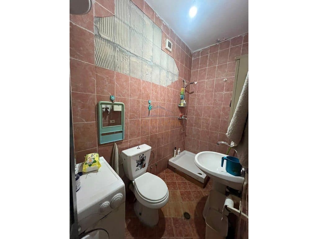 Shitet, Apartament 2+1+2, Rruga 5 Maj, Tirane 4