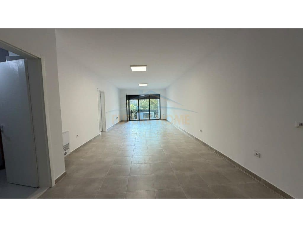 Qera, Apartament 3+1+2, Liqeni I Thatë, Tiranë.