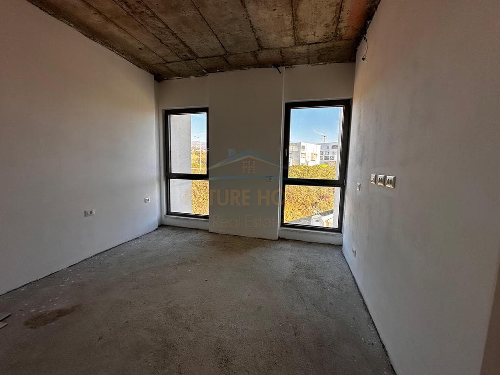 Shitet, Apartament 2+1+2, Kompleksi Green Valley, Liqeni i Thate, Tirane 2
