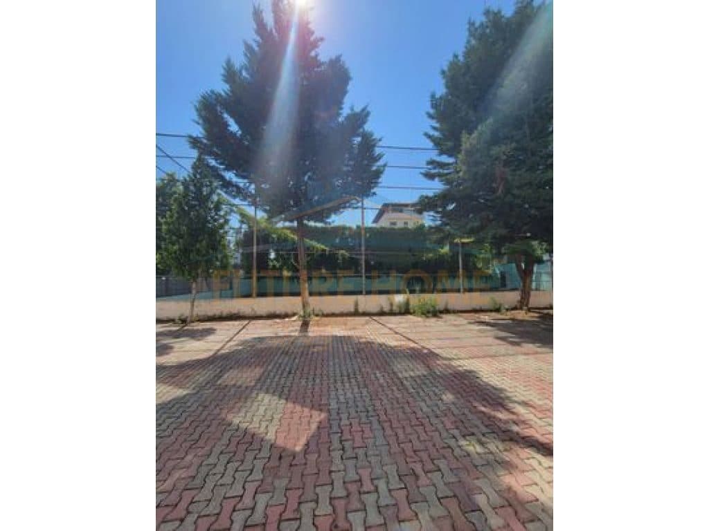 Qera, Ambjent Biznesi, Autostrada Tiranë-Durrës, Tiranë 2