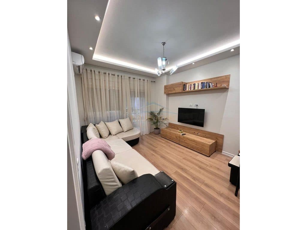 Shitet,Apartament 1+1,Unaza e Re,Tirane.