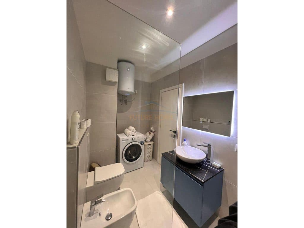 Shitet,Apartament 1+1,Unaza e Re,Tirane. 3