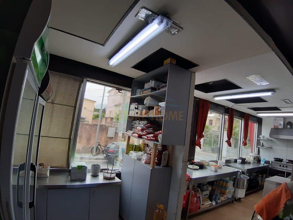 Shitet, Njesi Sherbimi Bar dhe Restorant , Zogu i Zi , Tirane 1