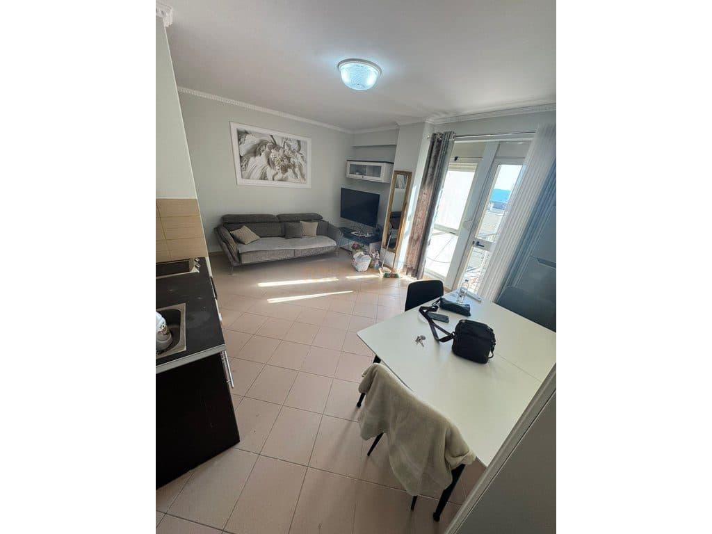 Shitet, Apartament 2+1, Lagjia Nr. 13
,Durres