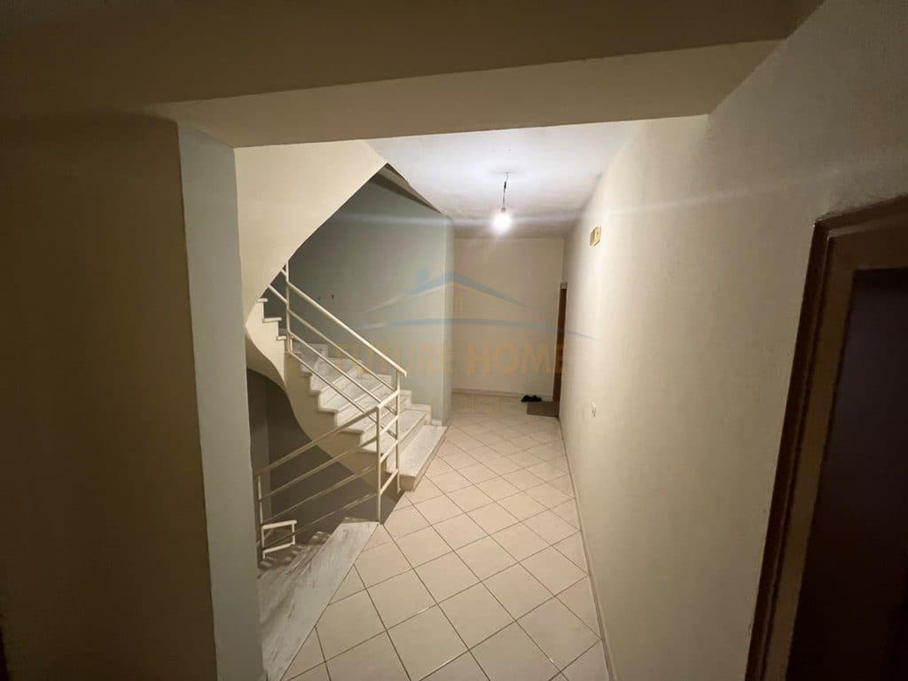 Shitet, Apartament 2+1+2,Selite, Tirane. 4