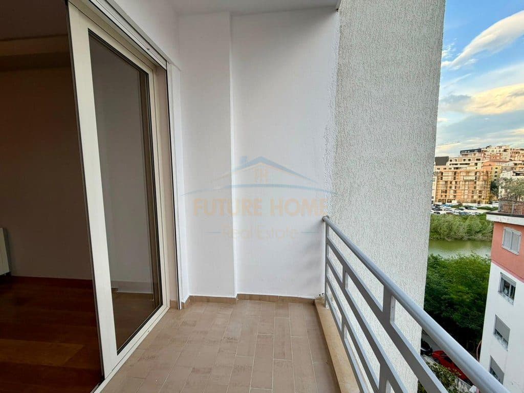 Shitet, Apartament 2+1+2 Ballkone ,Liqeni i Thate, Tirane 3