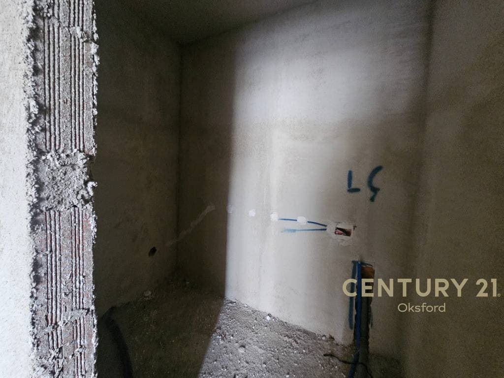SHITET APARTAMENT 2+1 PLUS LAVANDERI TEK FUSHA E AVIACIONIT! 4