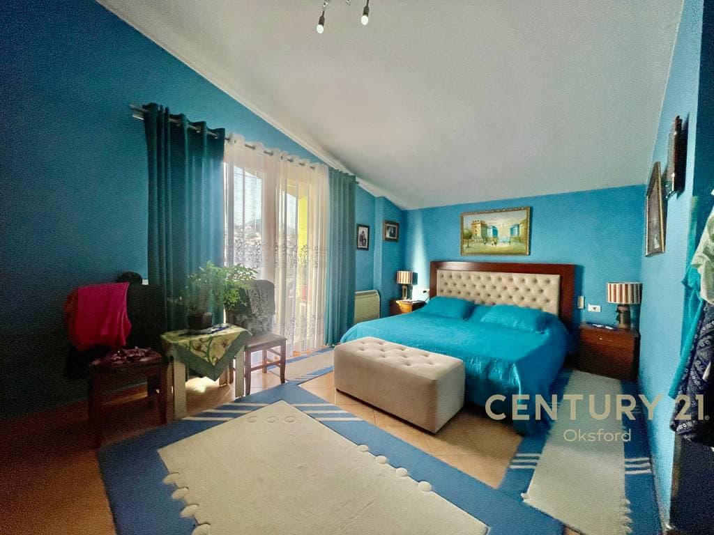 🏡 PËR SHITJE – VILË 4-KATËSHE + 2 NJËSI KOMERCIALE | RRETHRROTULLIMI SHKOZË, TIRANË 2