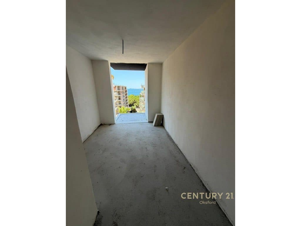 APARTAMENT 1+1 ME PAMJE NGA DETI PRAN MARINA BAY VLORE! 3