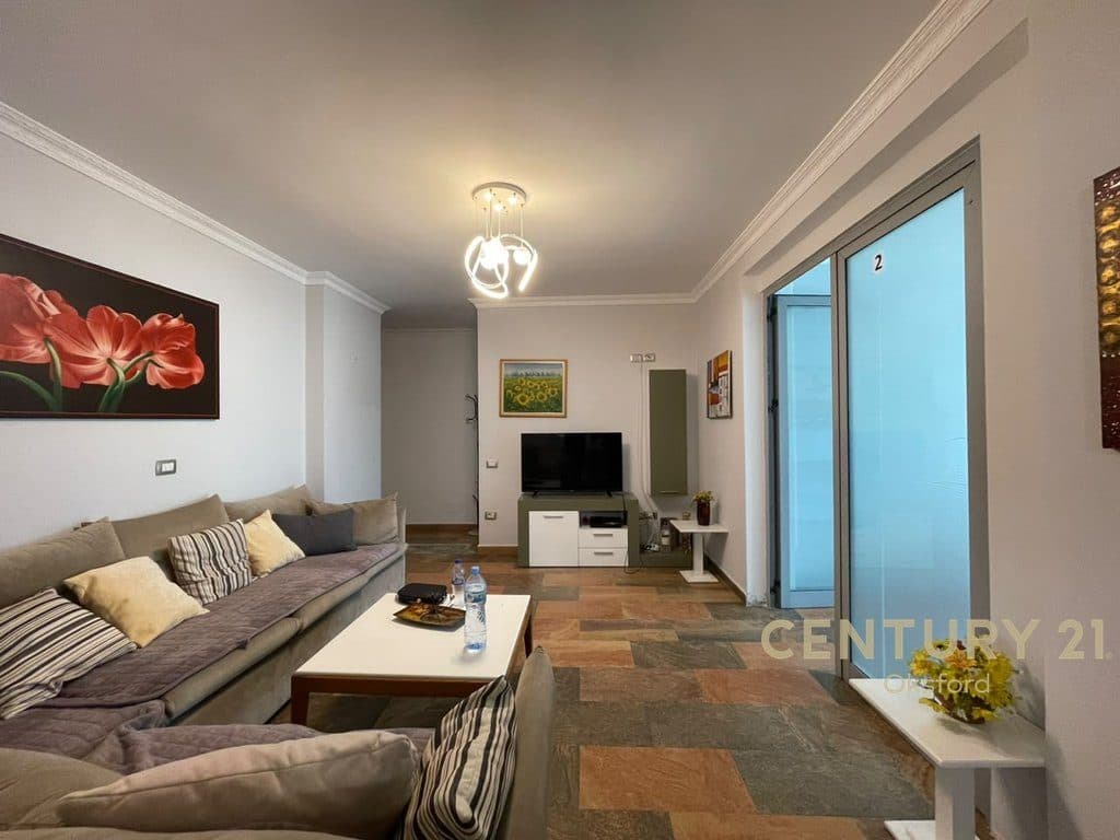 PRANE SELVIS TEK RRUGA SIRI KODRA , SHITEN 2 APARTAMENTE 3+1+2 DHE APARTAMENT 1+1 2