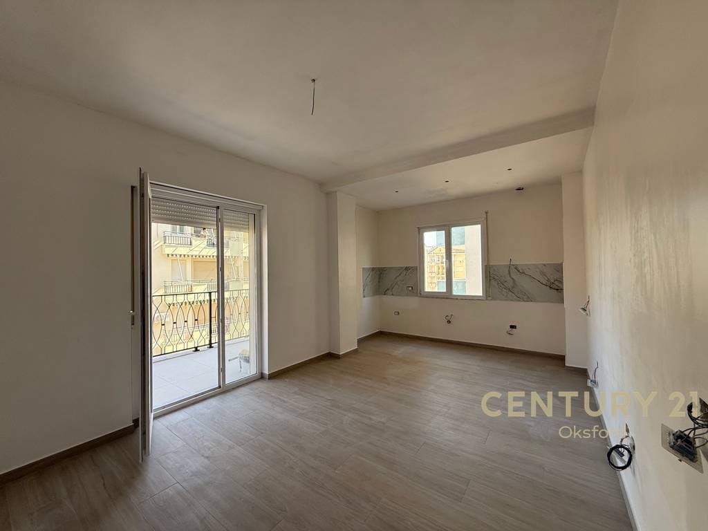 EKSLUZIVE!!!SHESIM APARTAMENT 1+1,TEK MALI I ROBIT NE GOLEM!