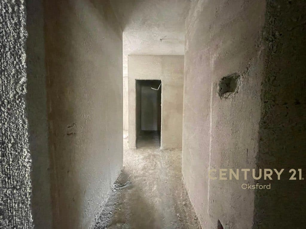 APARTAMENT 2+1+2, TEK ISH FUSHA E AVIACIONIT PER SHITJE 4