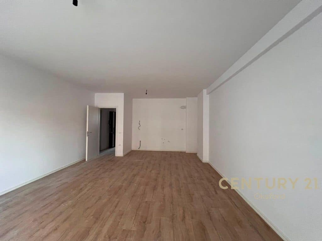 YZBERISHT, APARTAMENT 1+1 PER SHITJE 2