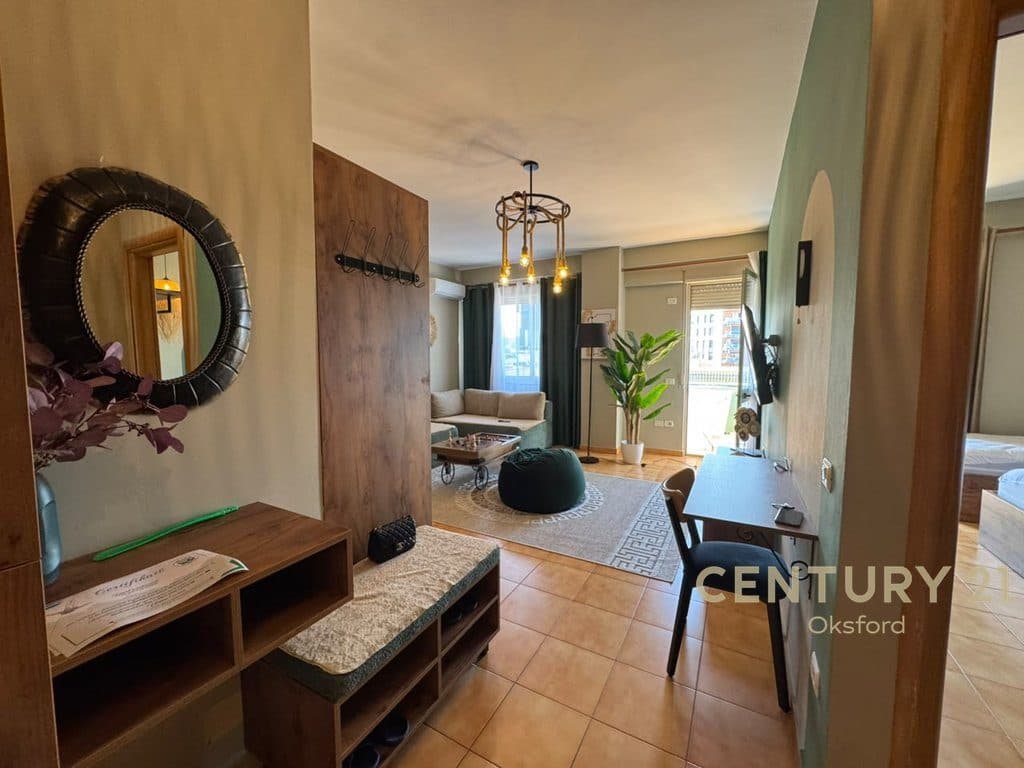 SHESIM APARTAMENT 1+1, TEK "RRUGA E BARRIKADAVE", TIRANE! 3