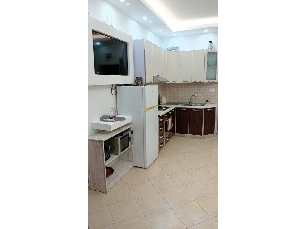 APARTAMENT 1+1 ME QIRA AFATGJATË – GOLEM 3