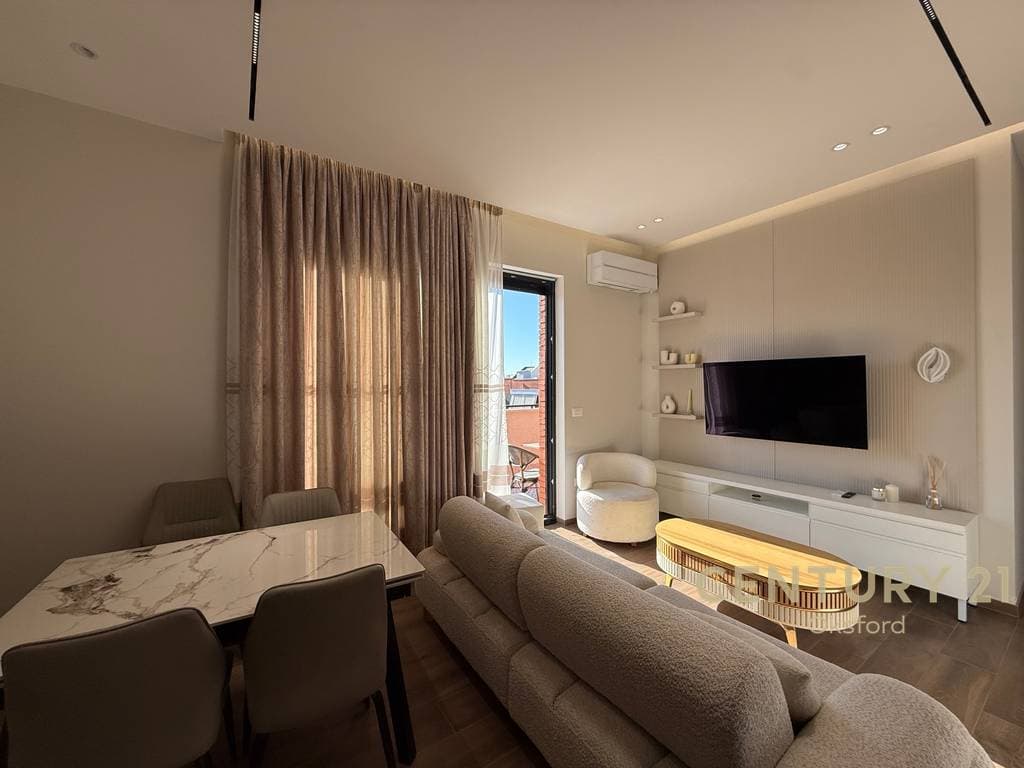 Jepet me Qira Apartament Modern 2+1+Verandë+Post Parkimi, në Kompleksi Deliorgji! 2