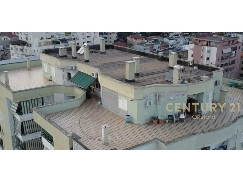 Shesim katin e fundit te nje objekti, pethouse dhe verande ne Durres! 3