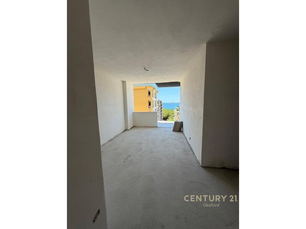 APARTAMENT 1+1 ME PAMJE NGA DETI PRAN MARINA BAY VLORE! 4