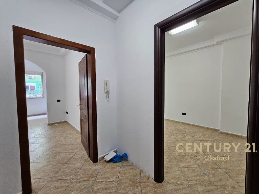 JEPET ME QERA APARTAMENT PER ZYRA NE BLLOK
