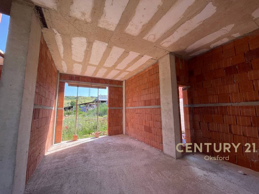 Vila luksoze me 2 kate për shitje në Liore Residence – Liqeni i Paskuqanit, Tiranë 3
