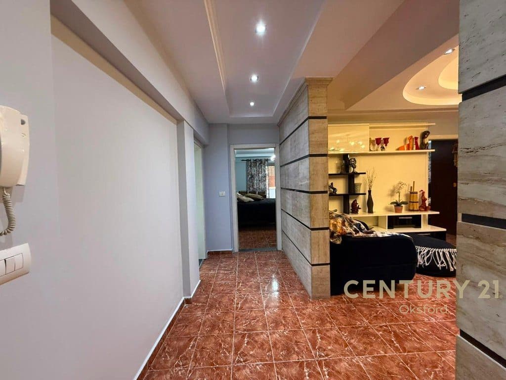 EKSKLUZIVE! OKAZION SHESIM APARTAMENT 2+1 ,BUZE RRUGES "DRITAN HOXHA",TIRANE! 3