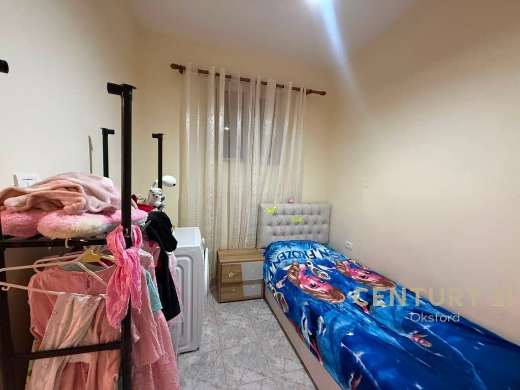 Jepet me qera apartament 1+1+post parkimi tek Vilat Gjermane!