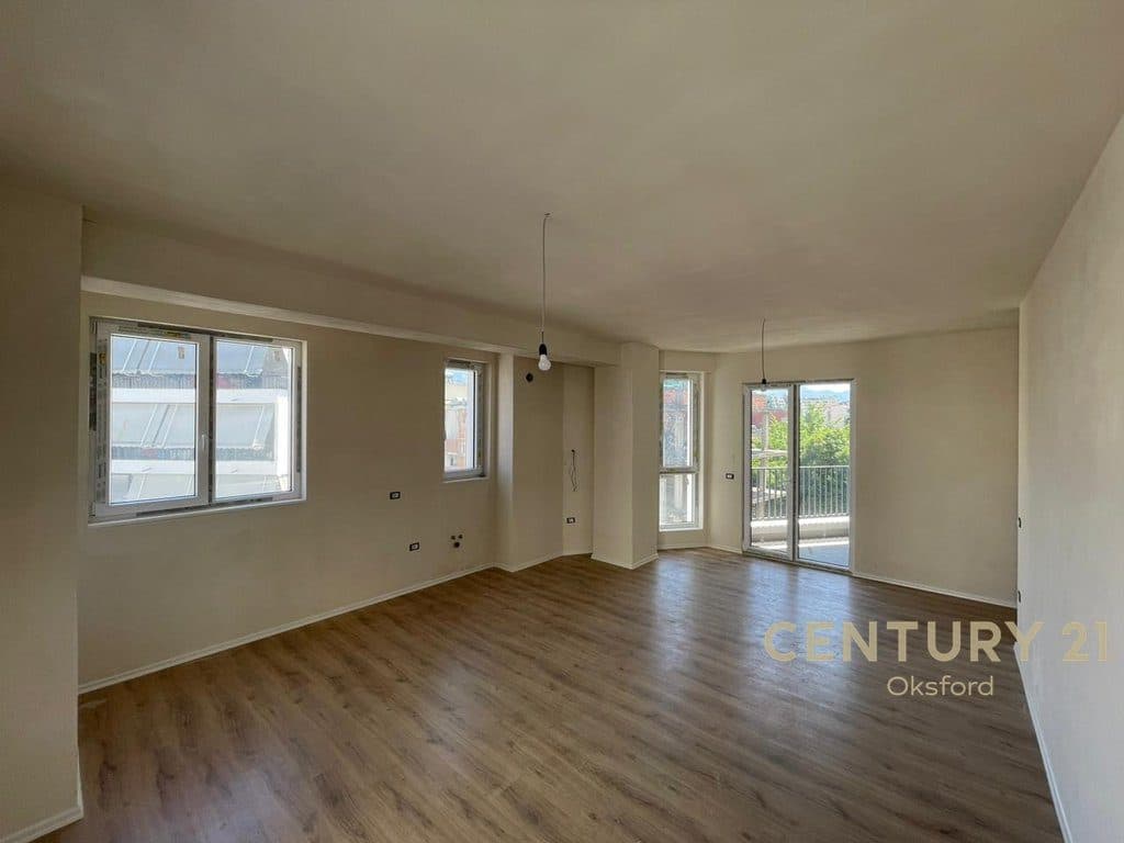 SHITET APARTAMENT 3+1+2 TEK KOMUNA E PARISIT 3