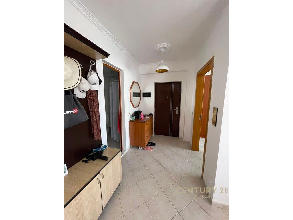 Apartament i Ndriçuar dhe Komod në Shitje në Golem – Vetëm 5 Minuta nga Plazhi!