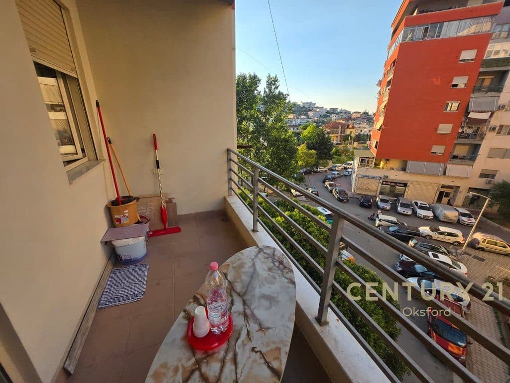APARTAMENT 1+1 ME QIRA NE YZBERISHT PALLATET DILO!