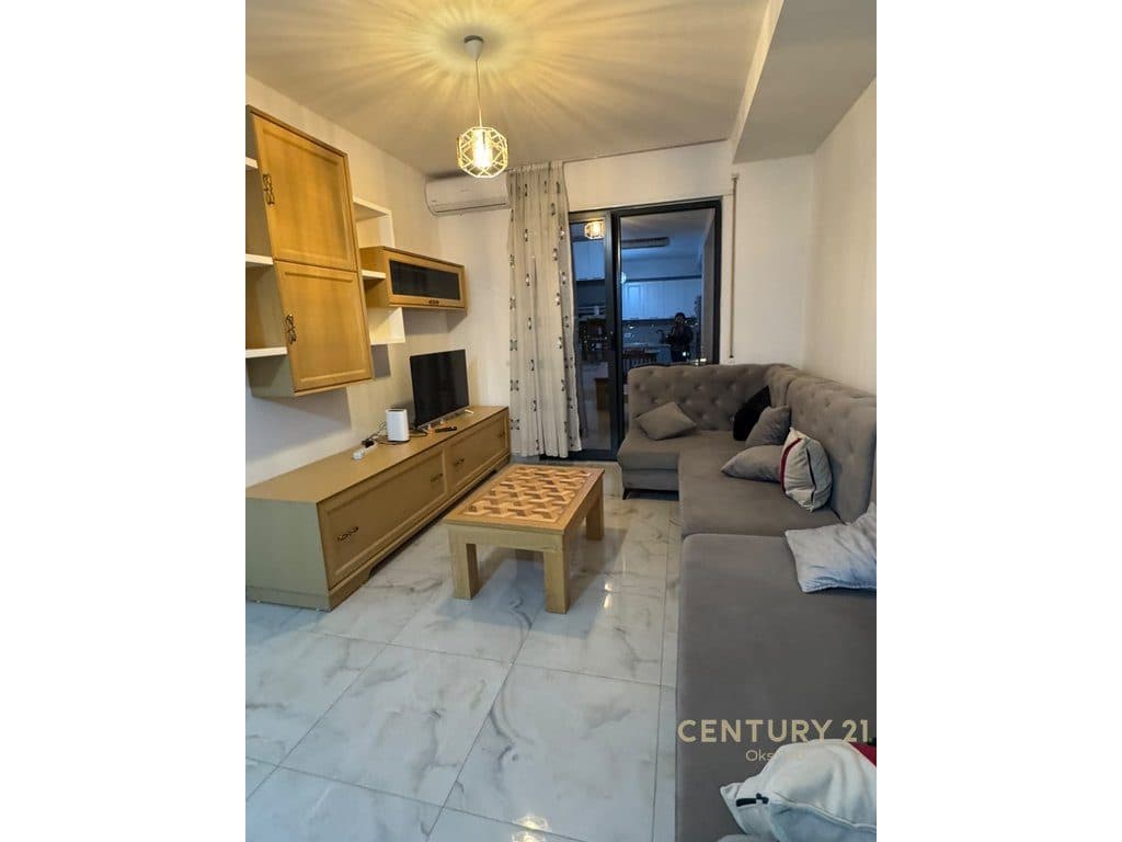 JEPET ME QIRA APARTAMENT 2+1+2 PËRBALLË UET, TEK RRUGA “XHANFIZE KEKO”! 2