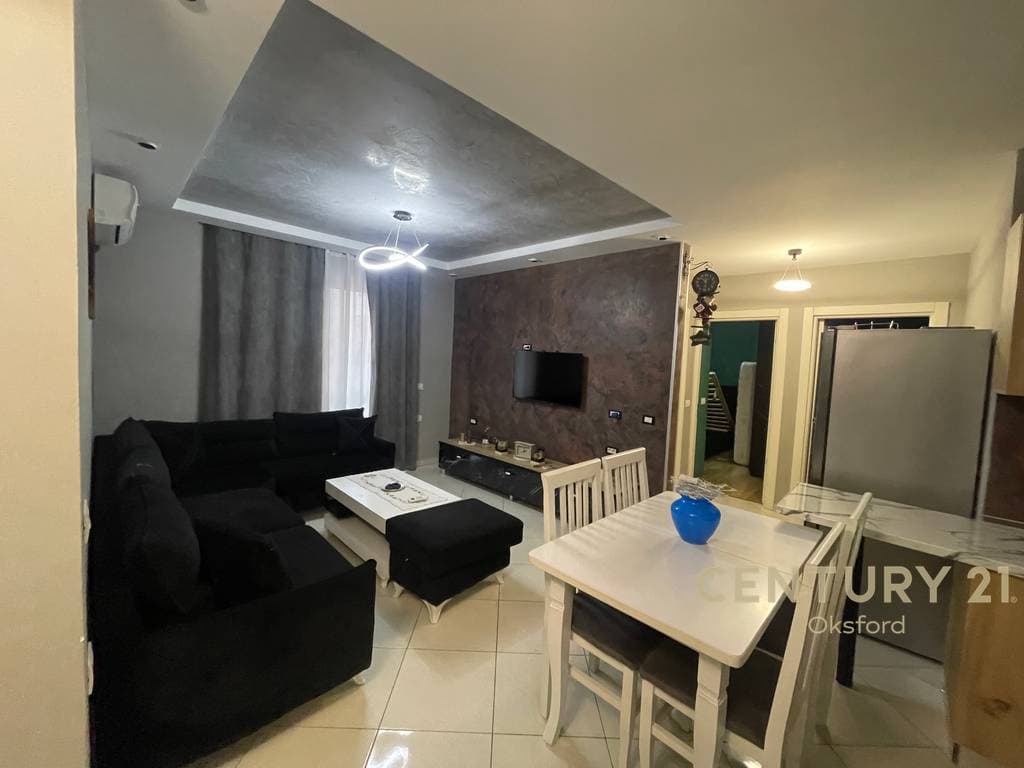 Apartament 3+1 për shitje tek Kopshtit Botanik – Tiranë